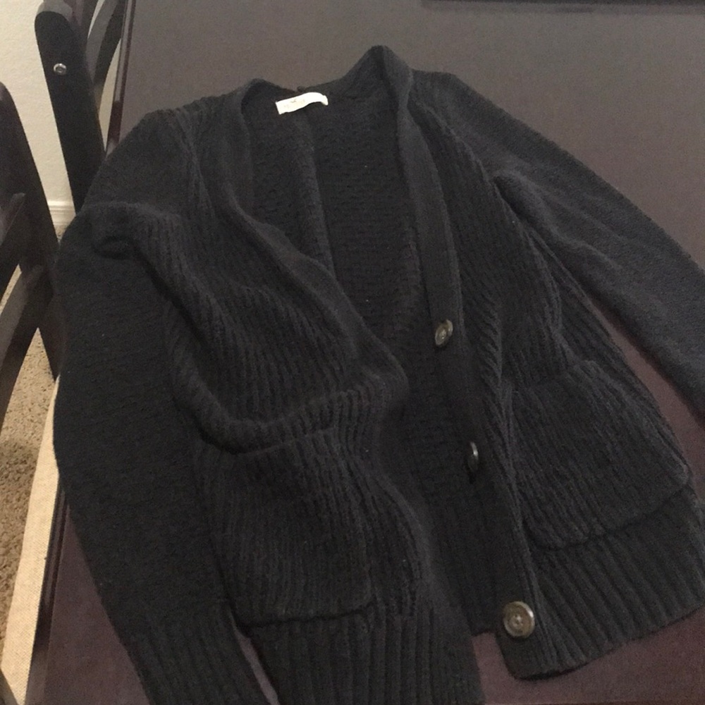Black hollister sweater